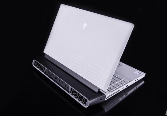 游戲本的工業(yè)設(shè)計，公司旗艦-ALIENWARE AREA-51M評測